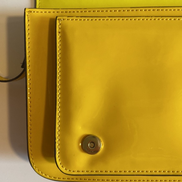 ✨NEW✨ STEVE MADDEN YELLOW CROSSBODY BAG - Picture 13 of 16